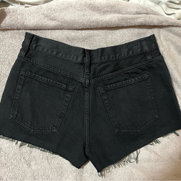 NWT Frame Black Front Cuff Shorts - Size 24 - Picture 4 of 10